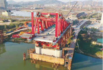 清水塘大橋起重作業(yè)使用起重滑車完成