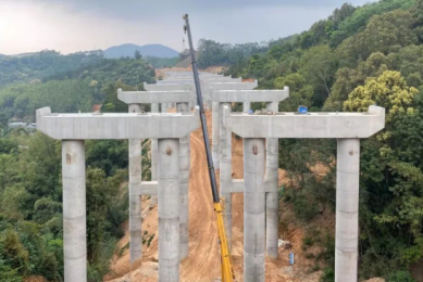 浦清高速旱沖頸大橋箱梁架設(shè)使用起重滑車