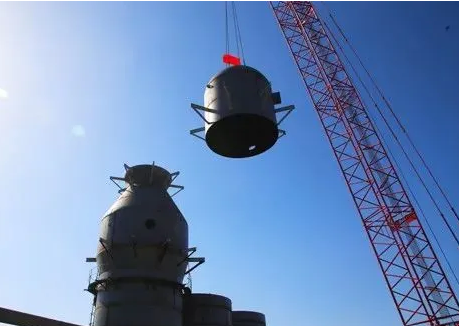 起重滑車(chē)助力富氫碳循環(huán)高爐1號(hào)熱風(fēng)爐穹頂?shù)跹b