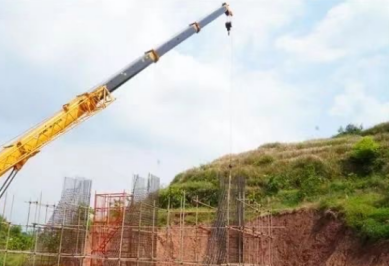 成樂高速擴容項目青衣江大橋建設使用起重滑車
