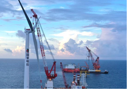 神泉二海上風(fēng)電項(xiàng)目首臺風(fēng)機(jī)順利完成吊裝